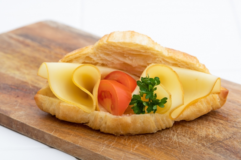Croissant sýrový - 25% -100g