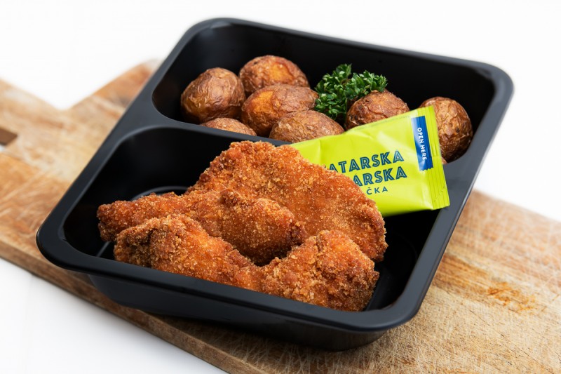 Kuřecí nugetky s opečenými bramborami 1 porce